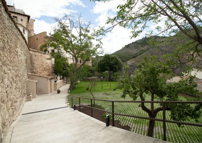 Entrada al jardín y terraza